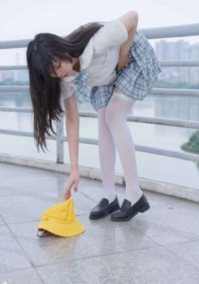 卧铺车上把她摸高潮了正常吗_超清免费播放