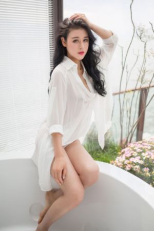 年轻女教师2中文字幕蜜桃电影_在线完整观看